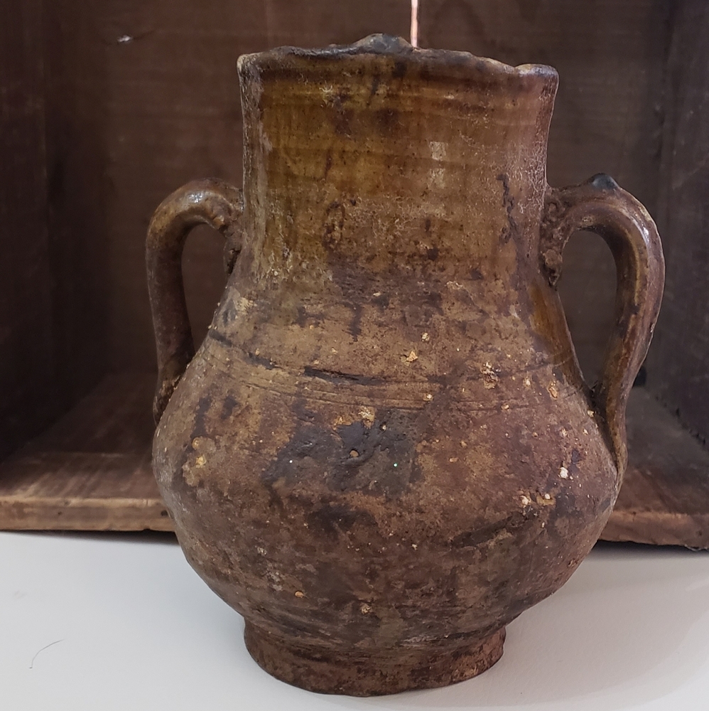 Decorative jagged edge vase